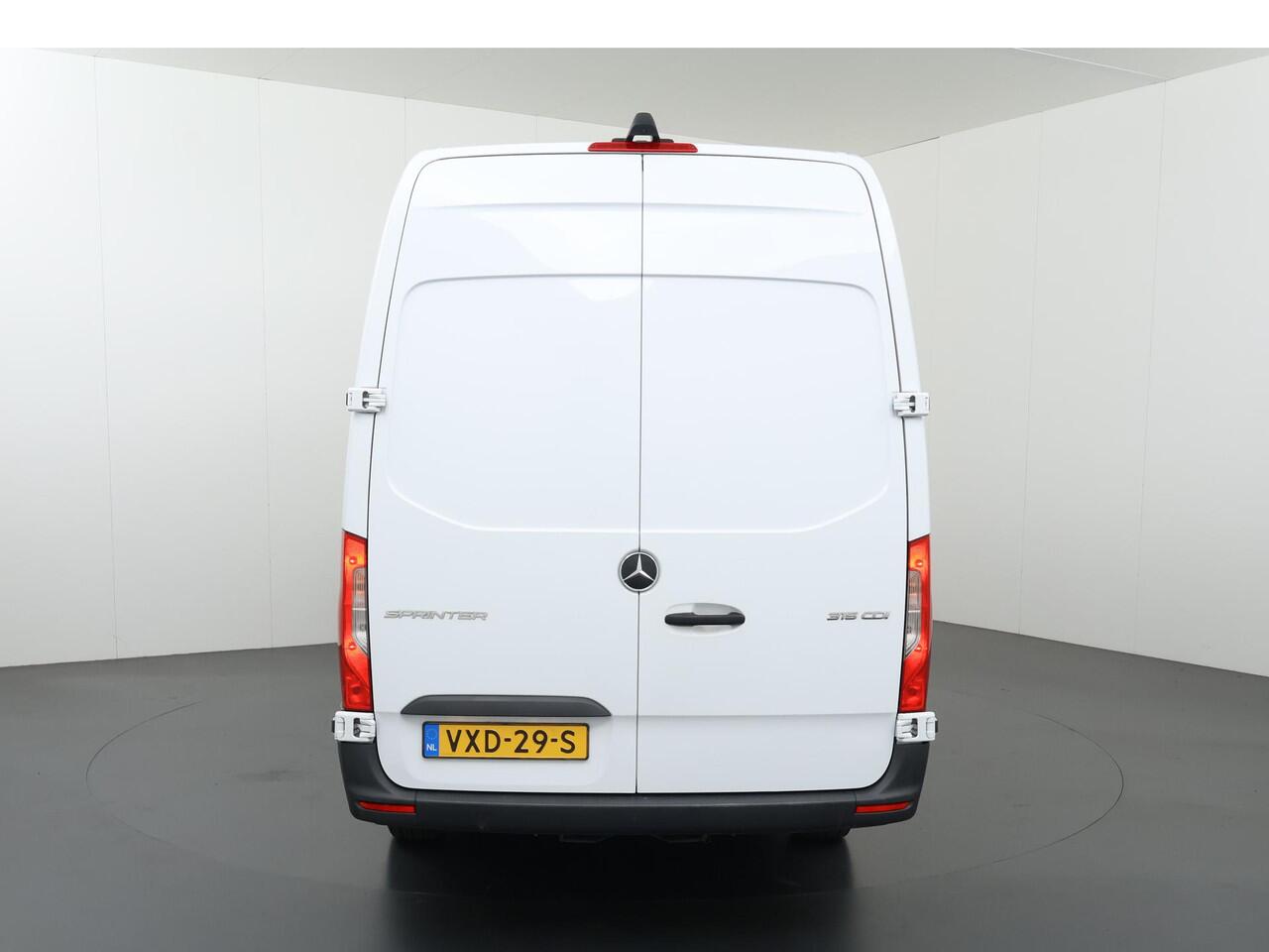 Mercedes-Benz SPRINTER 315 CDI L3 H2 | Aut. | Carplay | 3500kg trekgewicht | Parkeercamera | Airco | Comforstoel bestuurder| Spiegelpakket | 3-zits | Certified