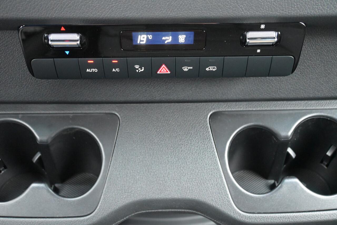 Mercedes-Benz SPRINTER 317 CDI L3H2 Pro 3500 kg Trekhaak, LED, Climate control