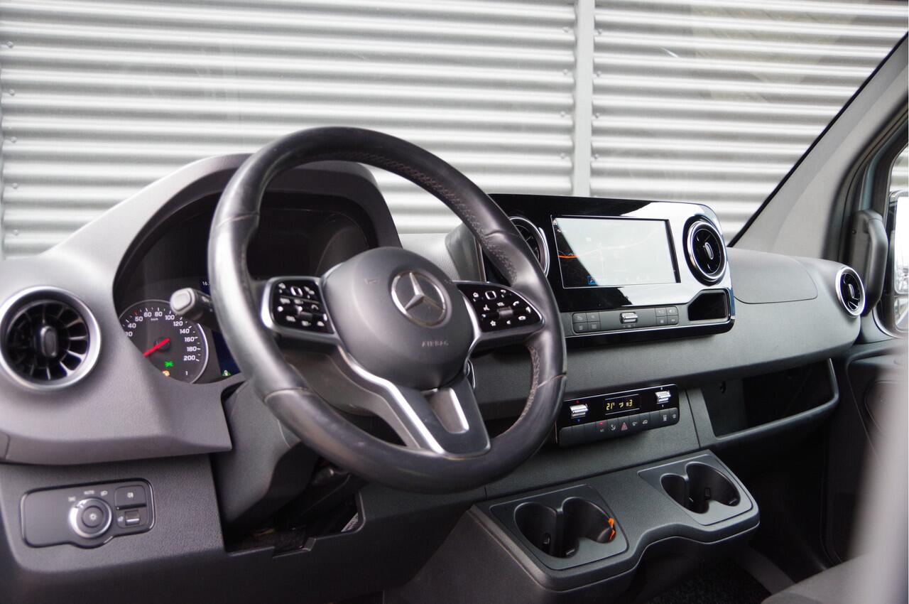 Mercedes-Benz SPRINTER 319 3.0 CDI V6 L2H1 AUT. LED, 360 CAMERA, ADAPT. CRUISE, MBUX 10'', STOELVERWARMING, STANDKACHEL, NAVI, CLIMA, PARKEERSENSOREN, CARPLAY