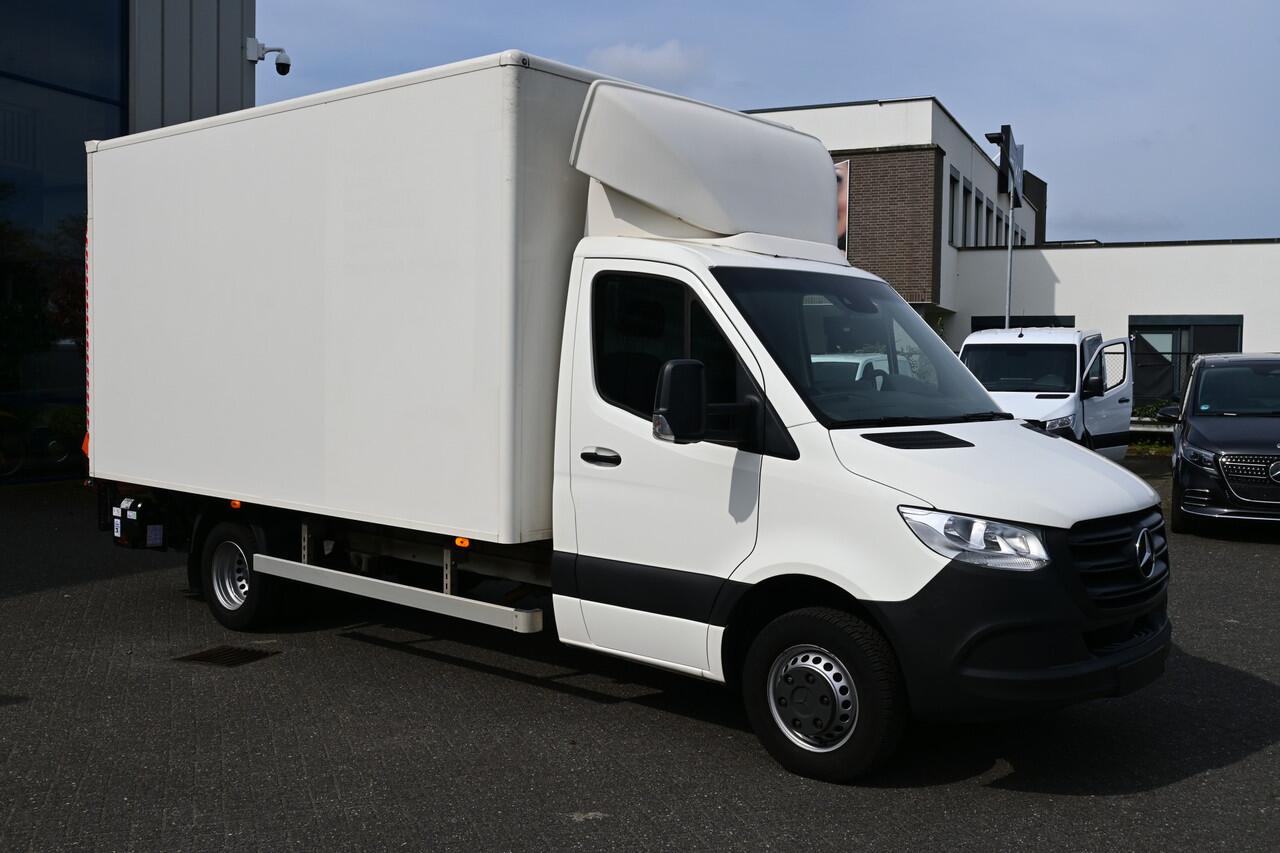 Mercedes-Benz SPRINTER 514 CDI Bakwagen met NIEUWE laadklep Airco, MBUX, Geveerde stoel, Stoelverwarming Nieuwe Laadklep 1000kg 180cm Plateau