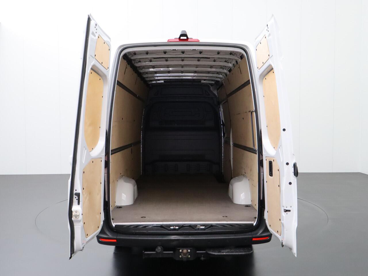 Mercedes-Benz SPRINTER 319CDI 3.0V6 Automaat L3H2 Maxi | 3500Kg Trekhaak | Navigatie | Camera | Airco | Betimmering