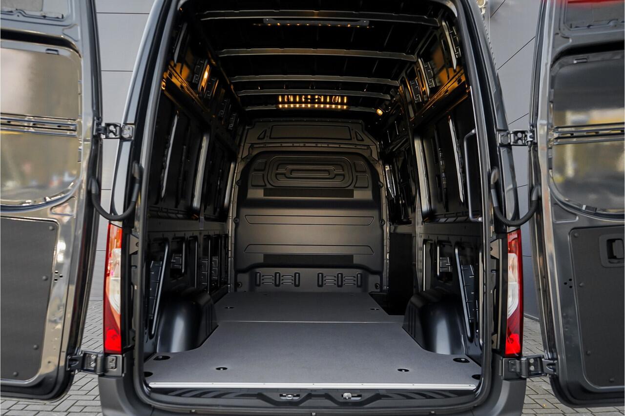 Mercedes-Benz SPRINTER 319 1.9 CDI L2H2 RWD Distronic Camera LED Navi Trekhaak 3.5T