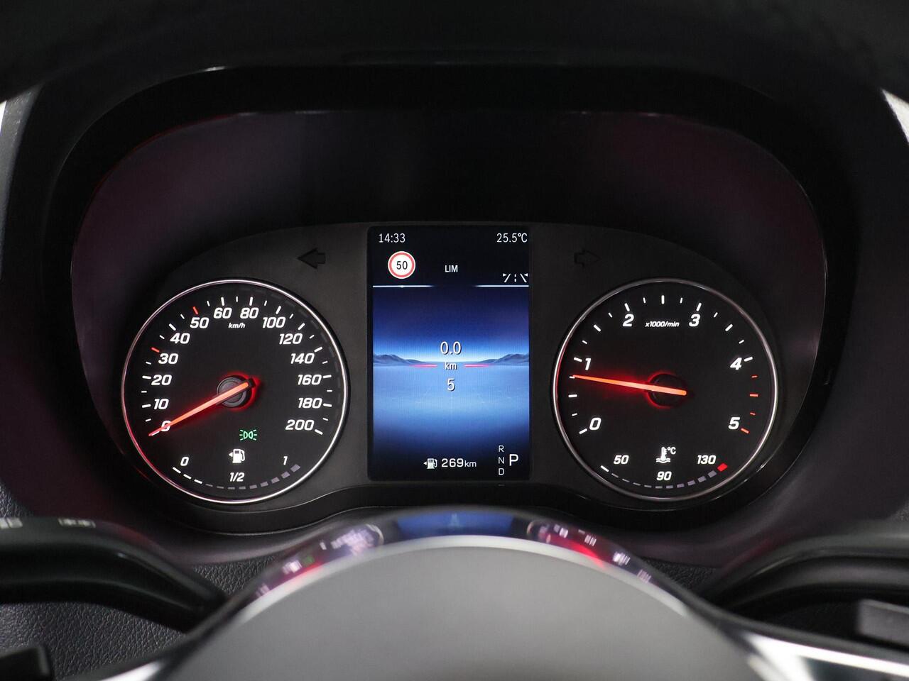 Mercedes-Benz SPRINTER 319 CDI L3 H2 Select | Winterpakket | Trekgewicht 3500 kg | Adaptieve Cruise Distronic | LED koplampen | Achteruitrijcamera | Smartphone integratie pakket |