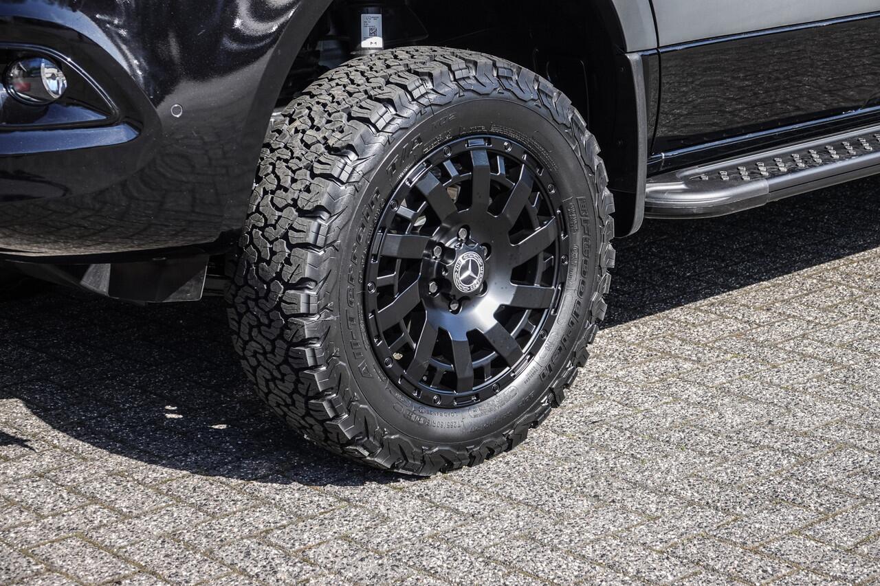 Mercedes-Benz SPRINTER 4x4 319Cdi 190Pk 9G-tronic | L2H1 | 2x Schuifdeur | 4WD | AWD | Bullbar | Treeplanken | 18'' All Terrain | Obsidian Black