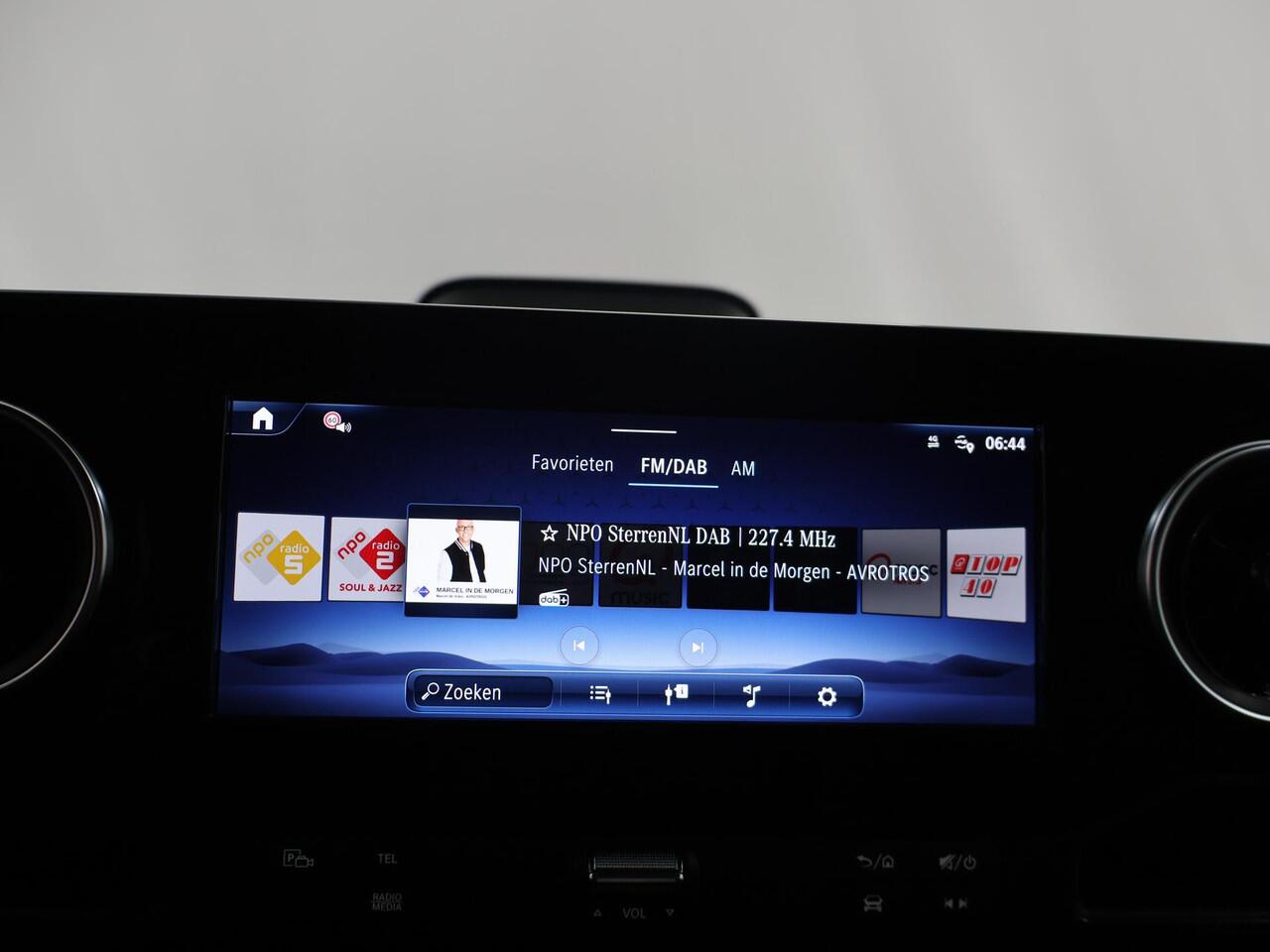 Mercedes-Benz SPRINTER 319 CDI Aut. | L2 H2 | Select | Laadklep | LED | 3-zits | Comfort-stoel | LM Velgen | Parkeercamera | Laadklep | Certified