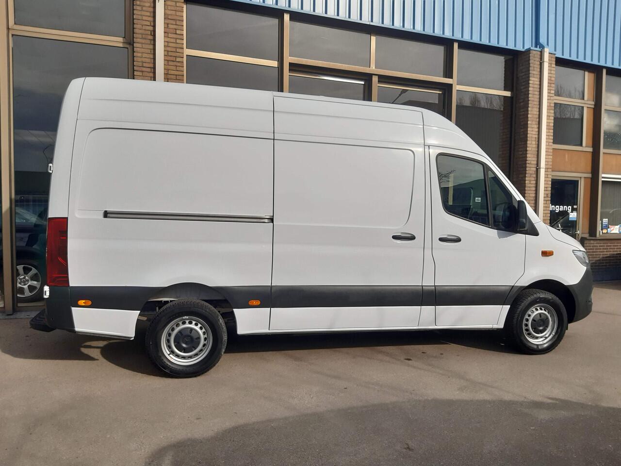 Mercedes-Benz SPRINTER 317 CDI L2H2 RWD MBux Camera PDC Navi Airco Cruisecontrol - ZONDER KRASSEN OF DEUKEN -