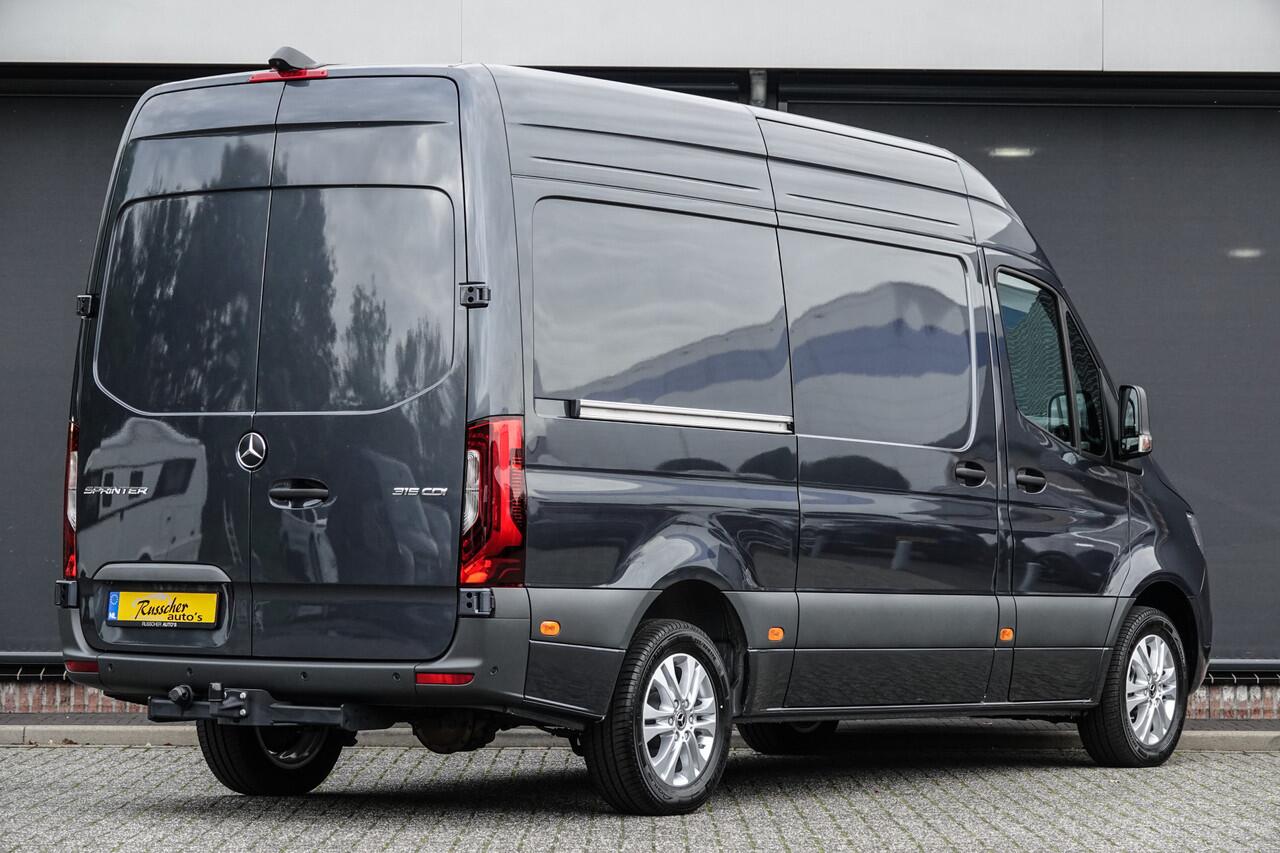 Mercedes-Benz SPRINTER L2H2 315Cdi 150Pk 9G-Tronic | RWD | Stoel-Bank | 3.500Kg trekgewicht | Achteruitrijcamera | Trekhaak | 17''