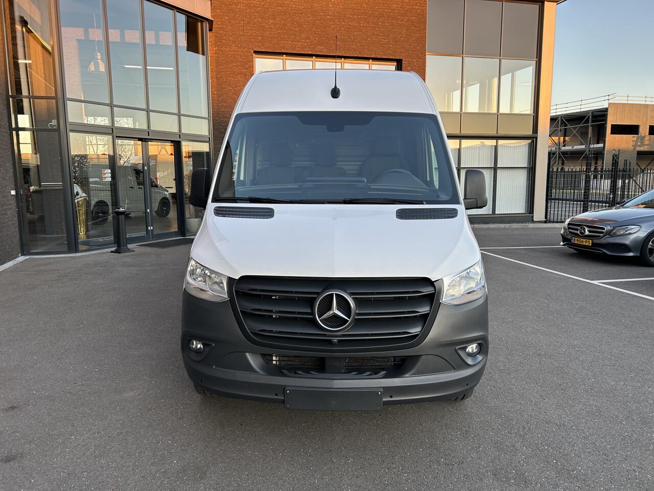 Mercedes-Benz SPRINTER 317 CDI L2 H2 MBUX / 360 Camera / Navigatie / Cruise control / Airco / 270 Graden achterdeuren