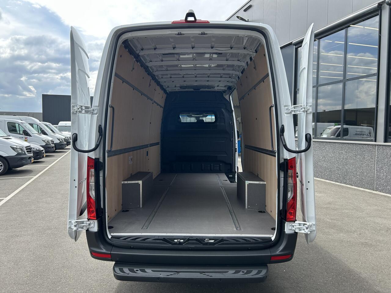 Mercedes-Benz SPRINTER 317 CDI L3 H2 PRO Facelift/ MBUX / Camera / Parkeersensoren / Cruise control / Airco / 270 Graden achterdeuren