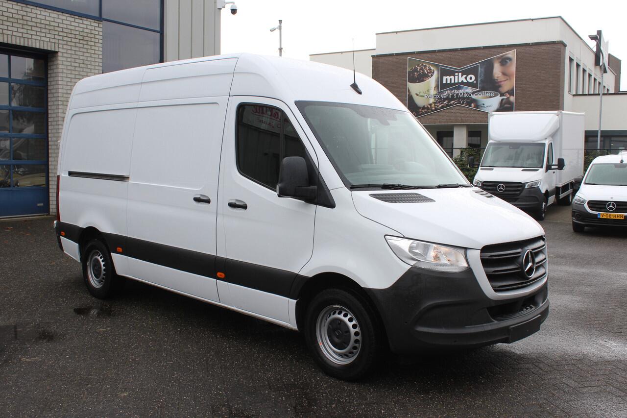 Mercedes-Benz SPRINTER 317 CDI L2H2 MBUX parkeerpakket en camera
