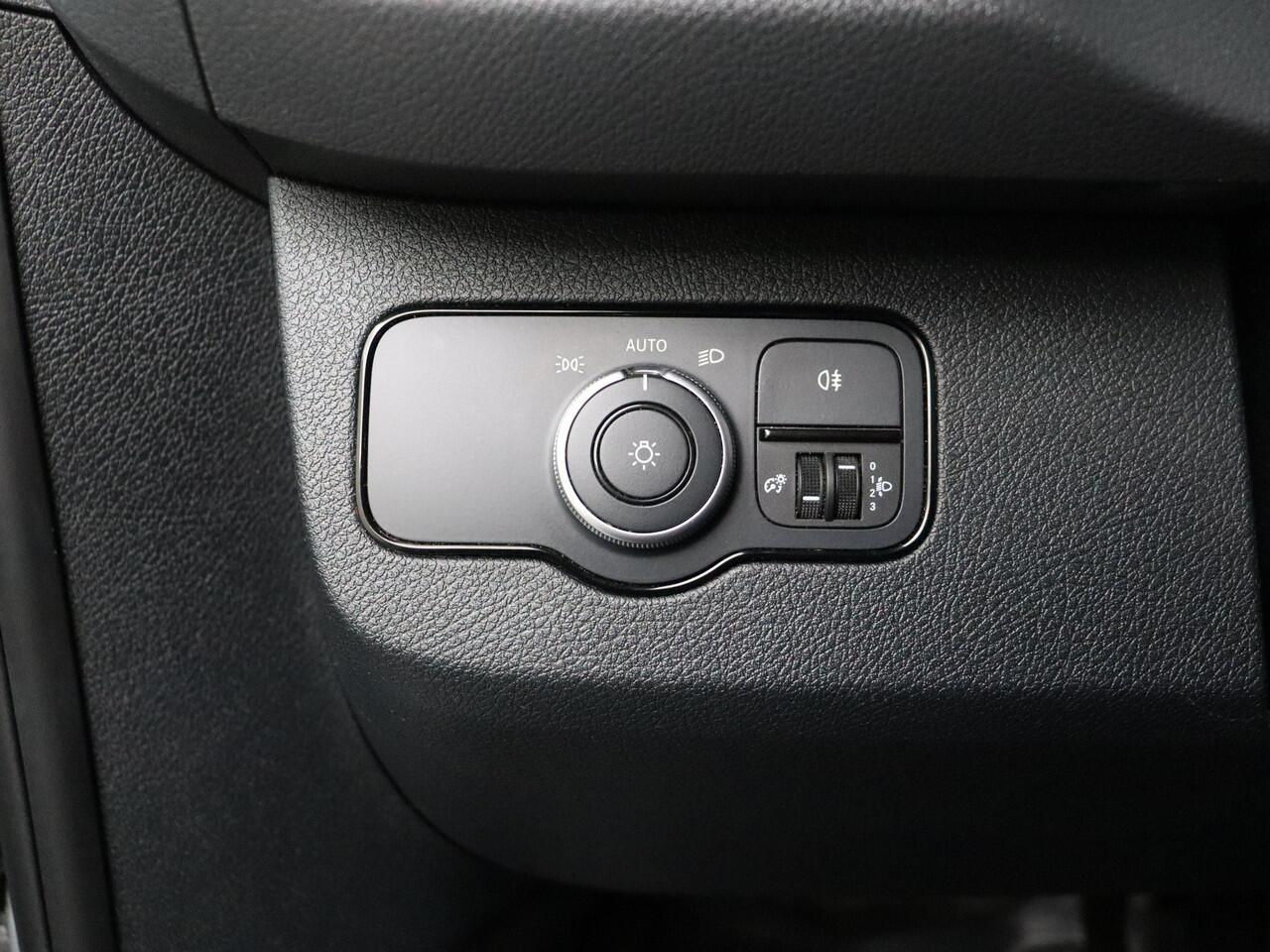 Mercedes-Benz SPRINTER 315CDI 9G-Tronic Automaat L2H2 | 3500Kg Trekken | Camera | Airco | Cruise | Betimmering | 3-Persoons