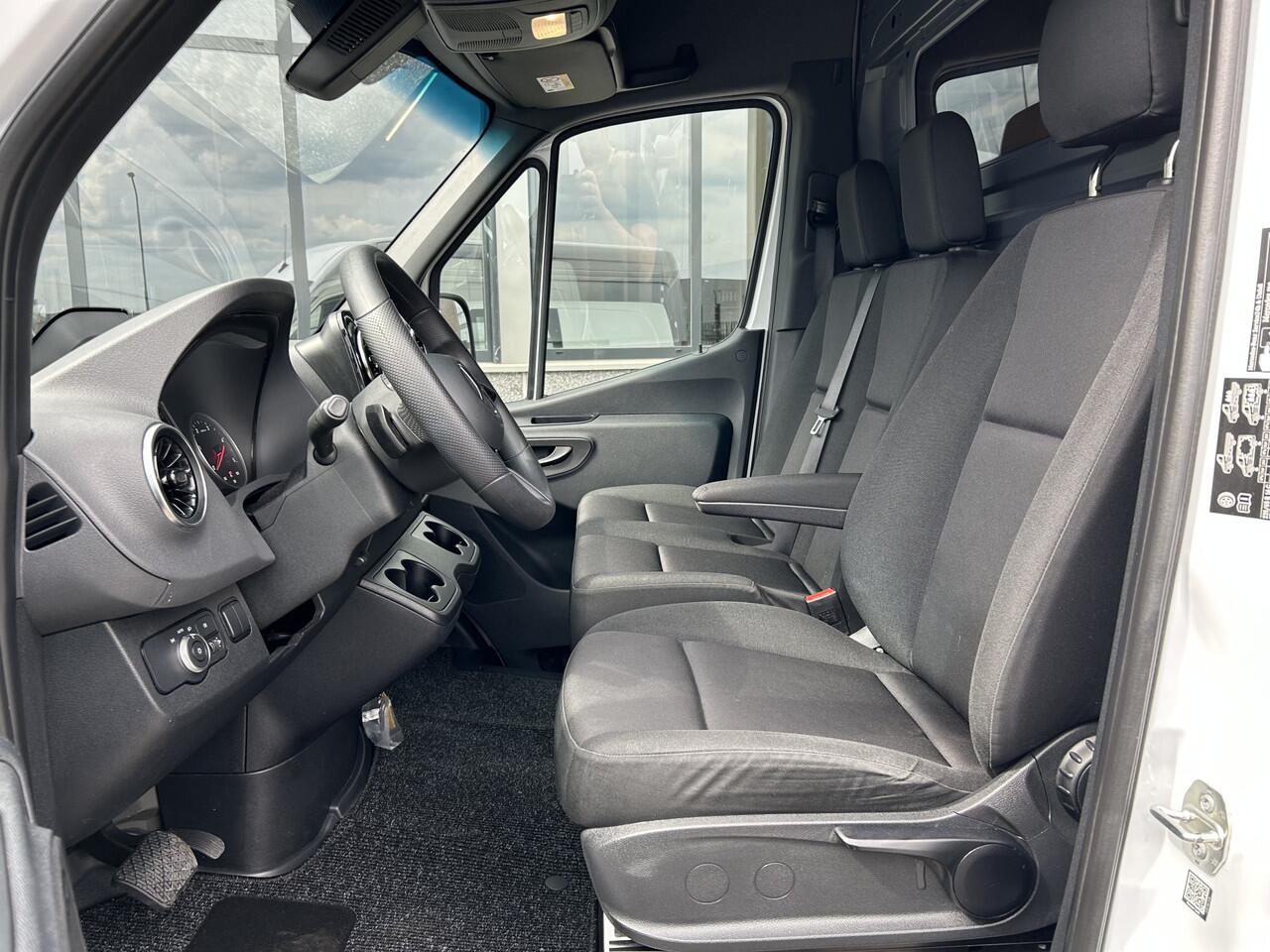 Mercedes-Benz SPRINTER 317 CDI L3 H2 PRO Facelift/ MBUX / Camera / Parkeersensoren / Cruise control / Airco / 270 Graden achterdeuren