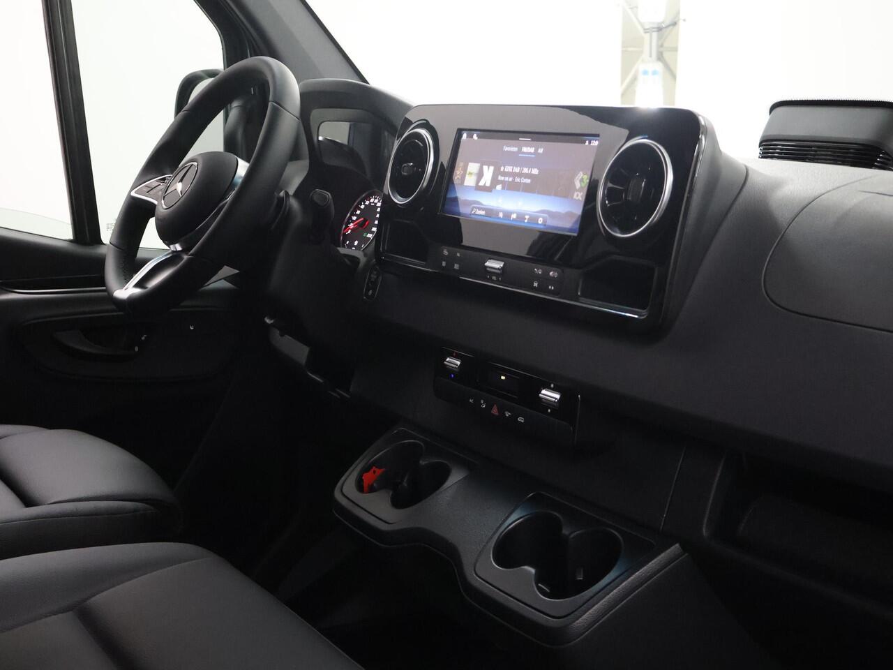 Mercedes-Benz SPRINTER 319 CDI L2 H2 Select | Winterpakket | Trekgewicht 3500 kg | Adaptieve Cruise Distronic | LED koplampen | Achteruitrijcamera | Smartphone integratie pakket |