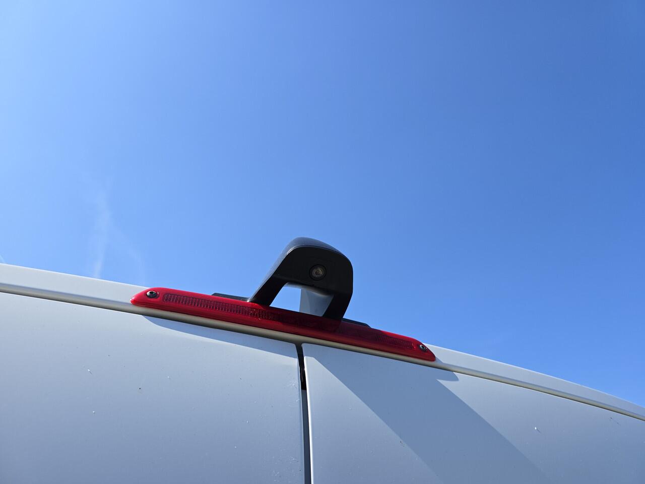 Mercedes-Benz SPRINTER 315 1.9 CDI L3 H2 RWD - 150 Pk - Euro 6 - Navi - MBUX - ParkeerCamera - StoelVerwarming