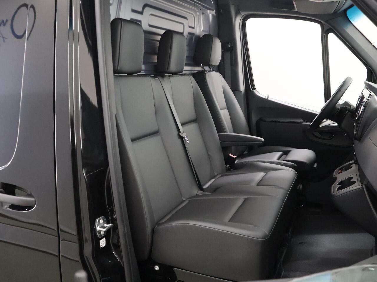 Mercedes-Benz SPRINTER 319 CDI L3 H2 Select | Winterpakket | Trekgewicht 3500 kg | Adaptieve Cruise Distronic | LED koplampen | Achteruitrijcamera | Smartphone integratie pakket |