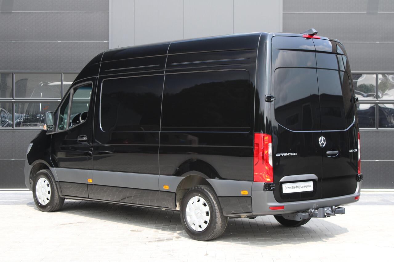 Mercedes-Benz SPRINTER 317CDI L2H2 Pro - Mbux 10 - 3.5t Trekhaak - Betimmering - Camera - Carplay - Bind spot - Cruise - Smartphone integratie - Rijklaar