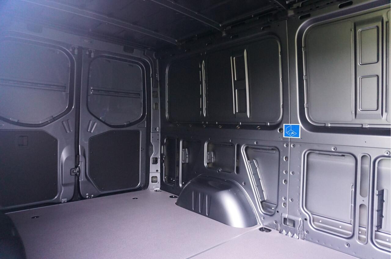 Mercedes-Benz SPRINTER 319CDI Select L2H1 BPM VRIJ!! 10.25" Mbux, ACC, LED, 3.5T Trekhaak, 17" LM!! NR. 912