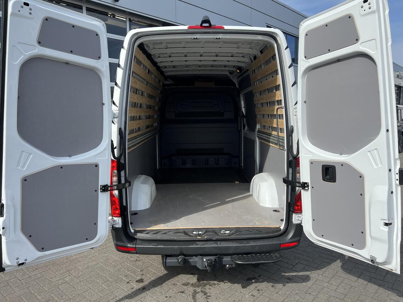 Mercedes-Benz SPRINTER 315 1.9 CDI L2H2 RWD