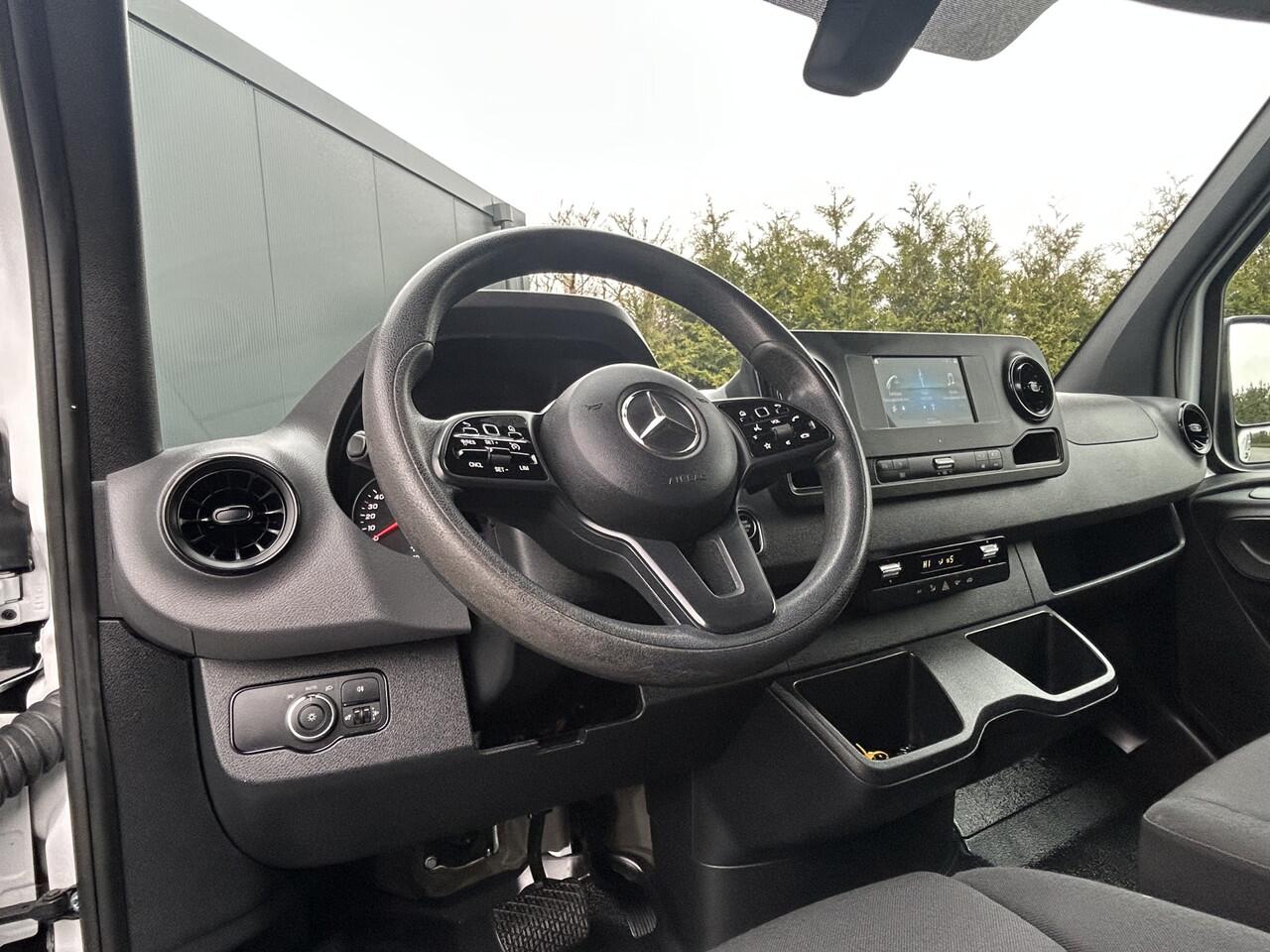 Mercedes-Benz SPRINTER 317 CDI 170 PK / L2H2 / AUTOMAAT / 270 A DEUREN / AIRCO / CRUISE / APPLE CARPLAY / 3-ZITS / CAMERA