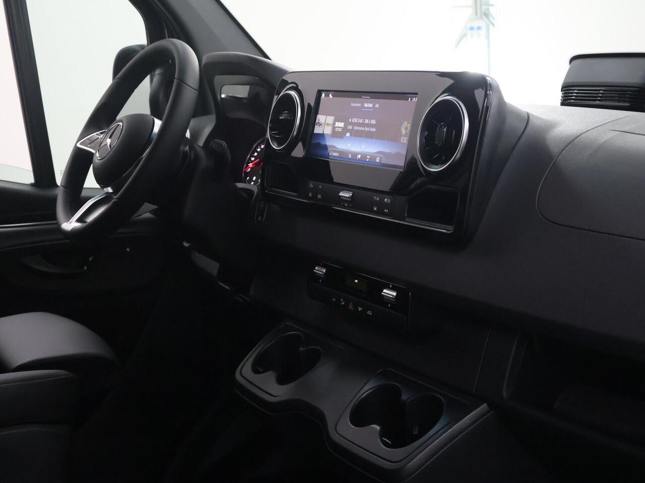 Mercedes-Benz SPRINTER 319 CDI GB L2 RWD SELECT | Trekgewicht 3500 kg | Adaptieve Cruise DISTRONIC | LED koplampen | 2 zits | Achteruirijcamera |