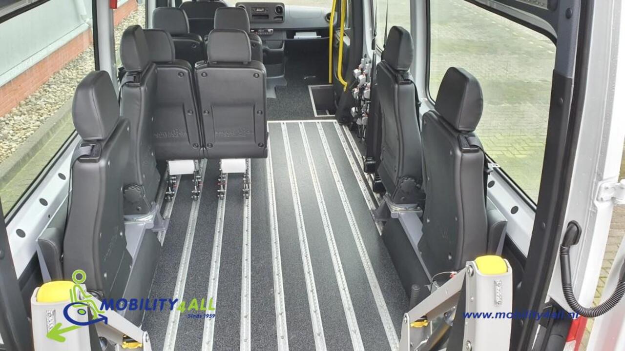 Mercedes-Benz SPRINTER Rolstoelbus verlaagde voorinstap NIEUW