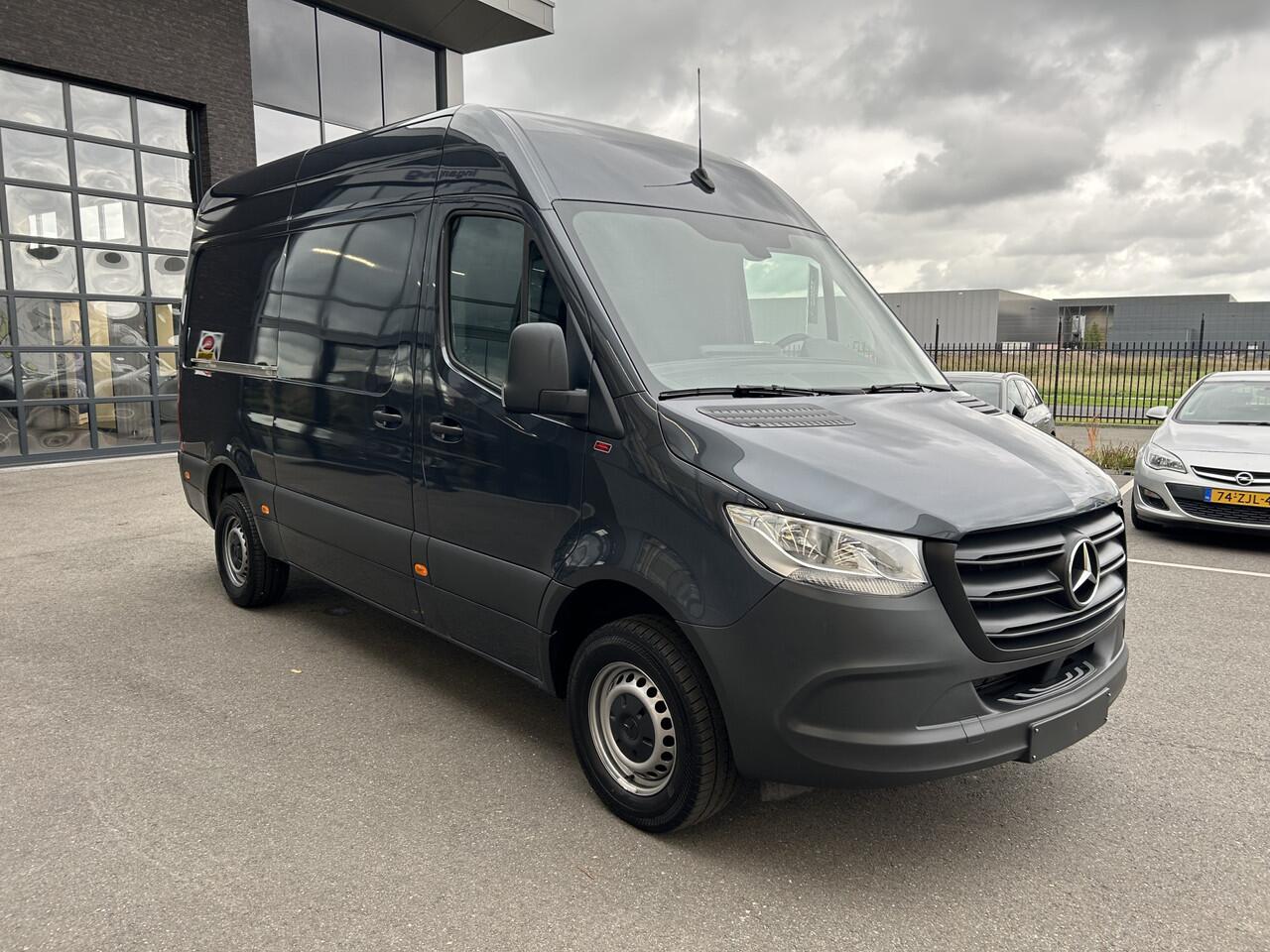 Mercedes-Benz SPRINTER 317 CDI L2 H2 MBUX / Camera / Carplay navigatie / Cruise control / Airco