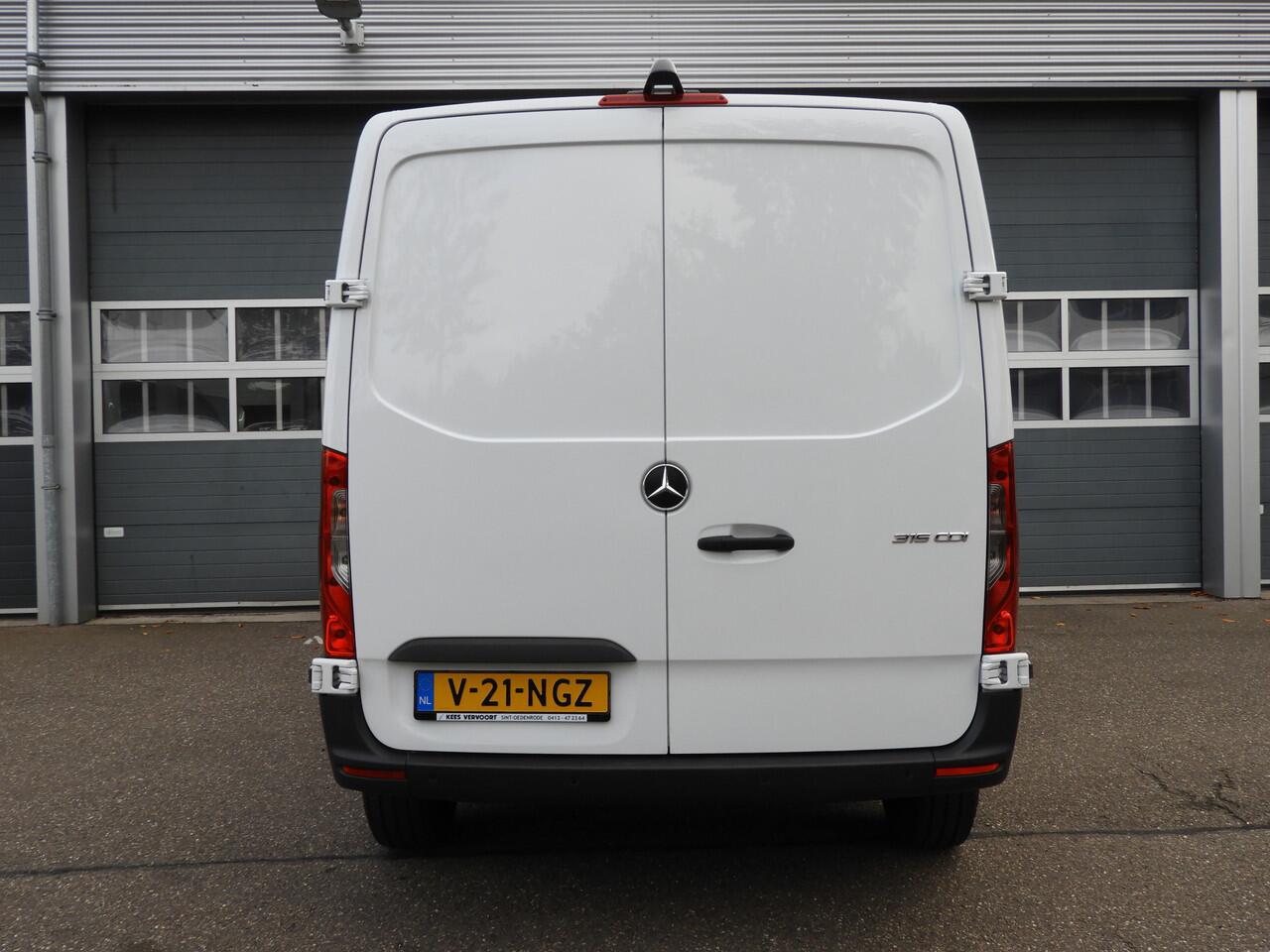 Mercedes-Benz SPRINTER 315 1.9 CDI L1H1 RWD AUT | LED | 360° | NAV | DISTRONIC