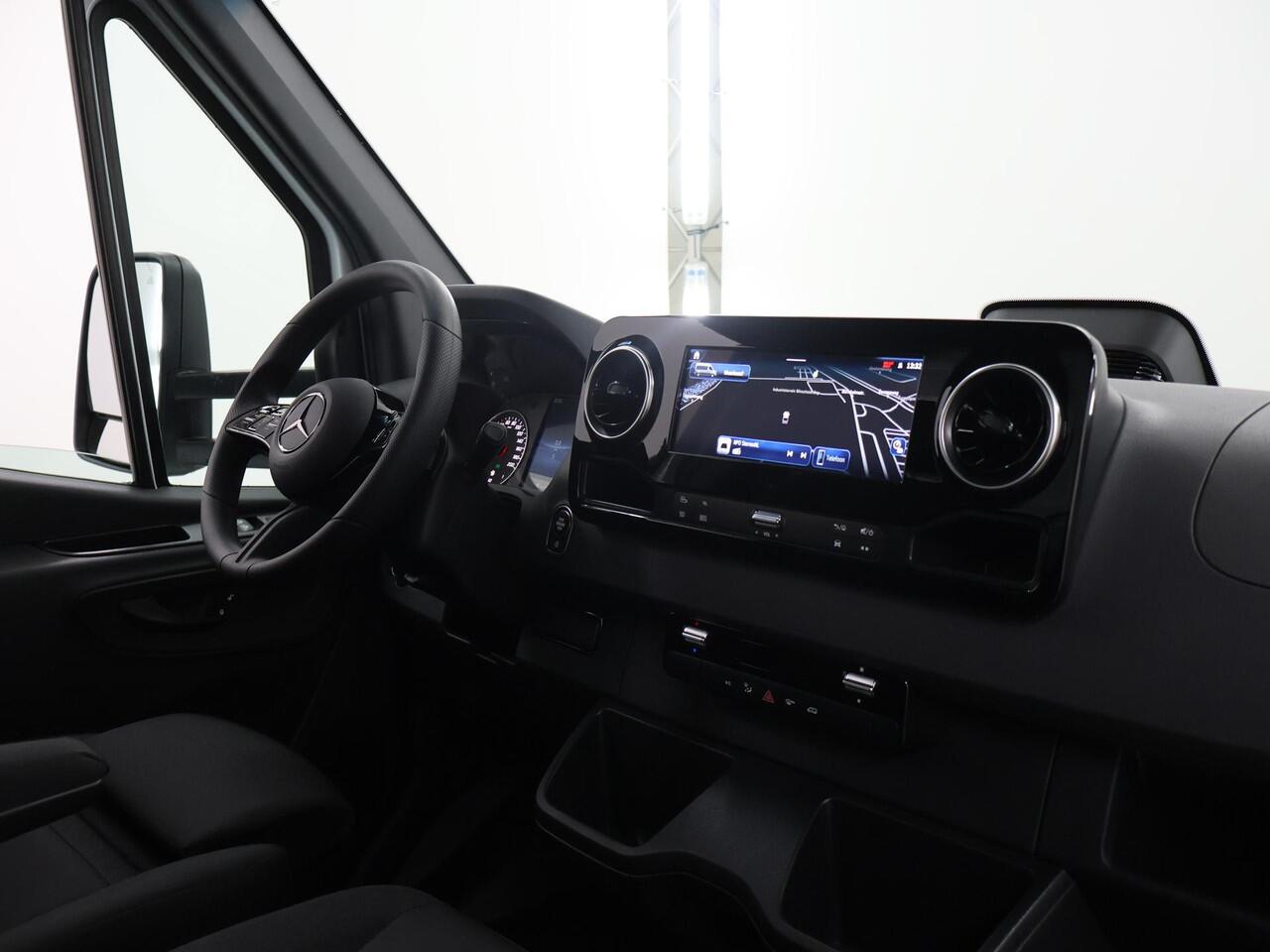 Mercedes-Benz SPRINTER 317 CDI | Aut. | Chassis | L3 | 3500 KG. AHW | Airco | Cruise Control | MBUX Navigatie | Apple Carplay/Android Auto | Lane-Assist | Comfort Bestuurdersstoel | 3500 KG. AHW | ELKE OPBOUW MOGELIJK