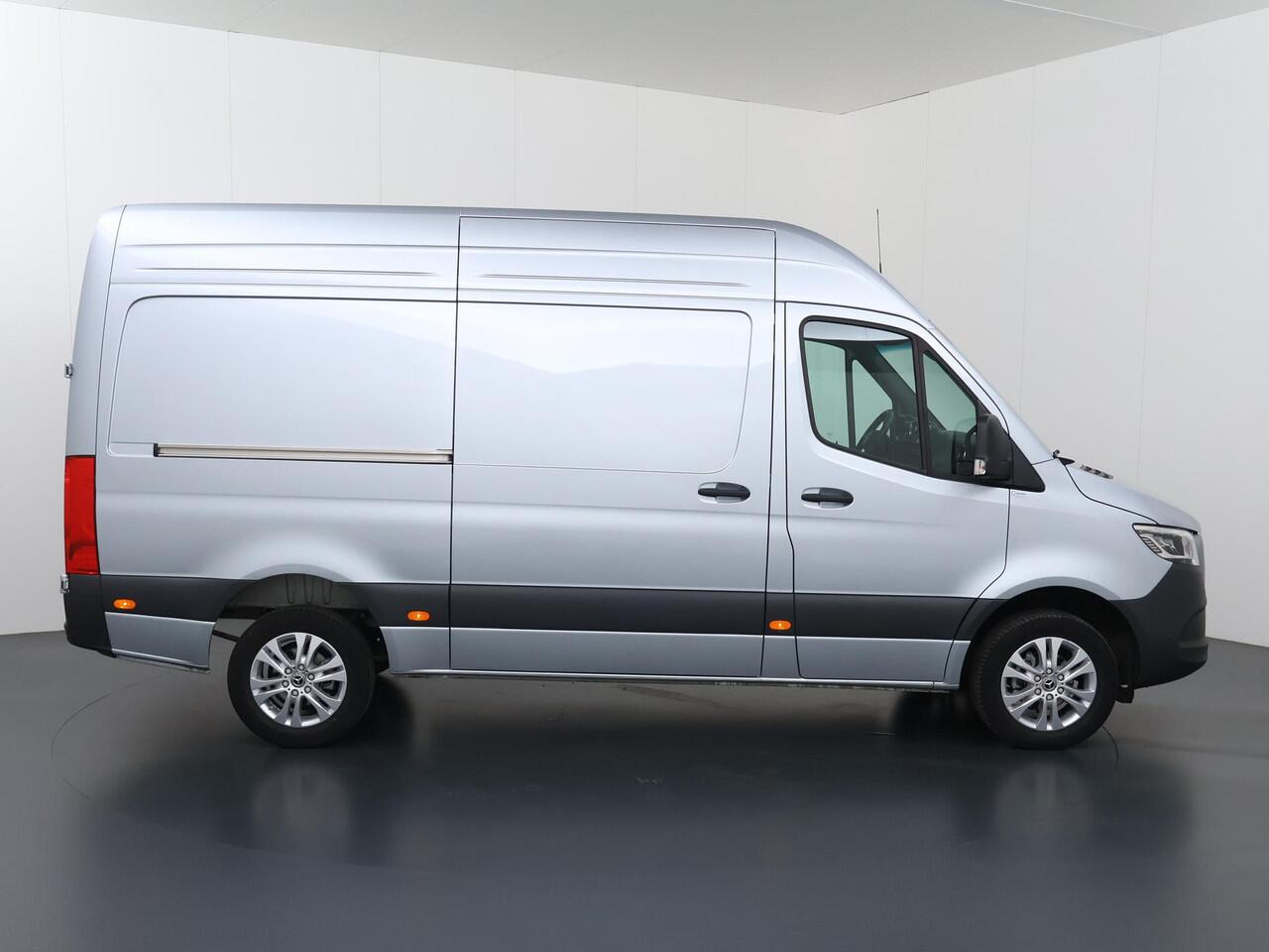 Mercedes-Benz SPRINTER 319 CDI | Aut. | L2 H2 | Pro | 3500 KG. AHW | LED | 3500 KG AHW VOORBEREIDING | STOELVERWARMING | ACHTERUITRIJCAMERA | METALLIC | E4S SMARTPHONE INTEGRATIE | DODEHOEKDETECTIE | LICHTMETALEN VELGEN
