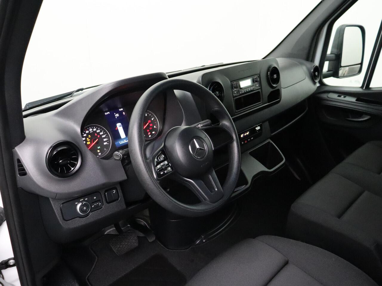 Mercedes-Benz SPRINTER 515CDI 9G-Tronic Automaat Bakwagen+Laadklep | Dakspoiler | Airco | Cruise | 3-Persoons