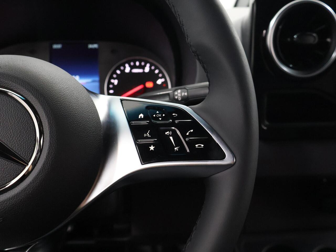 Mercedes-Benz SPRINTER 319 CDI L2 H2 Select | Distronic | Led verlichting | Smartphone integratie pakket | 270° Deuren | 3500 KG Trekgewicht |