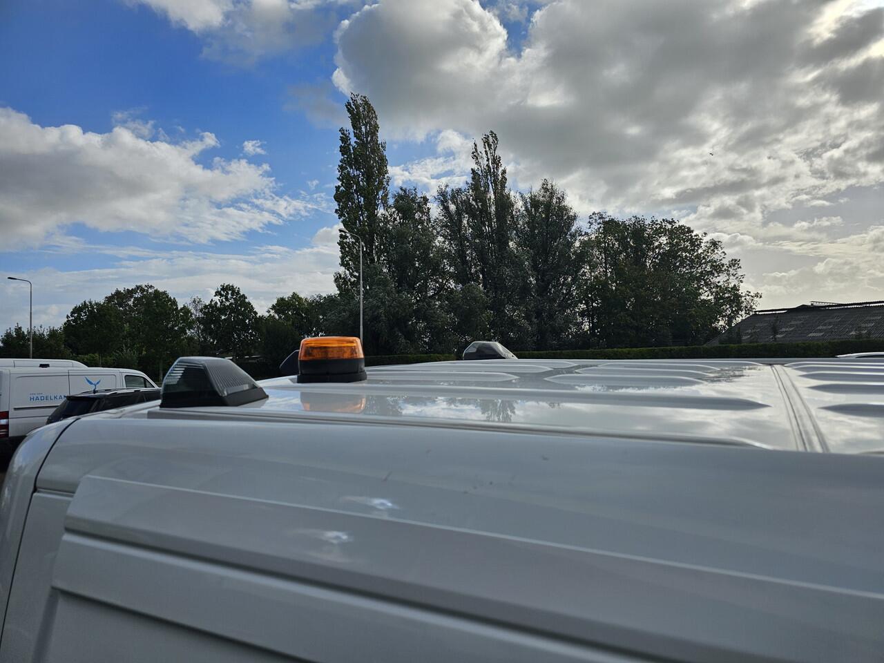 Mercedes-Benz SPRINTER 517 CDI L2-H1 Handgeschakeld * Camera * Trekhaak 3,5t *