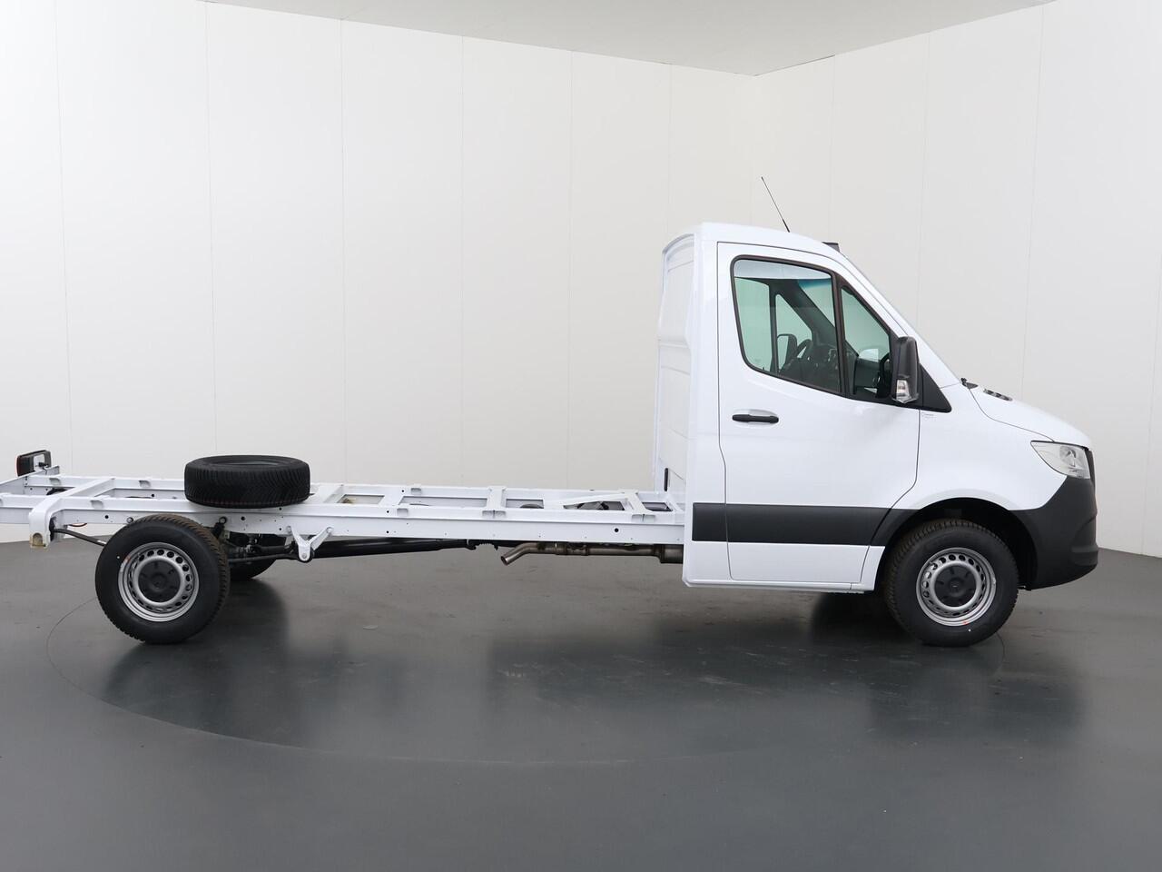 Mercedes-Benz SPRINTER 317 CDI | Aut. | Chassis | L3 | 3500 KG. AHW | Airco | Cruise Control | MBUX Navigatie | Apple Carplay/Android Auto | Lane-Assist | Comfort Bestuurdersstoel | 3500 KG. AHW | ELKE OPBOUW MOGELIJK