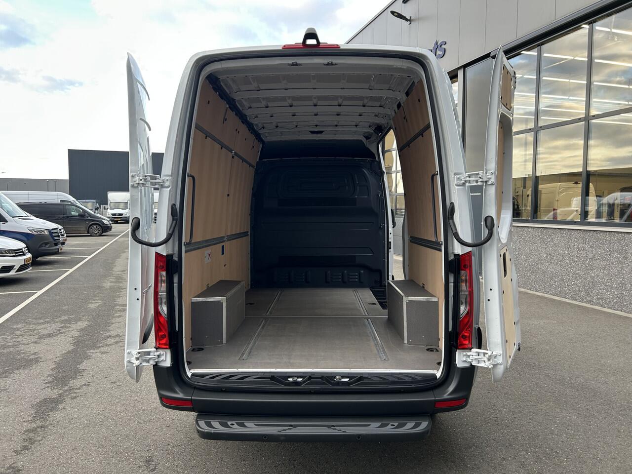 Mercedes-Benz SPRINTER 317 CDI L2 H2 MBUX / 360 Camera / Parkeersensoren / Navigatie / Cruise control / Airco / 270 Graden achterdeuren