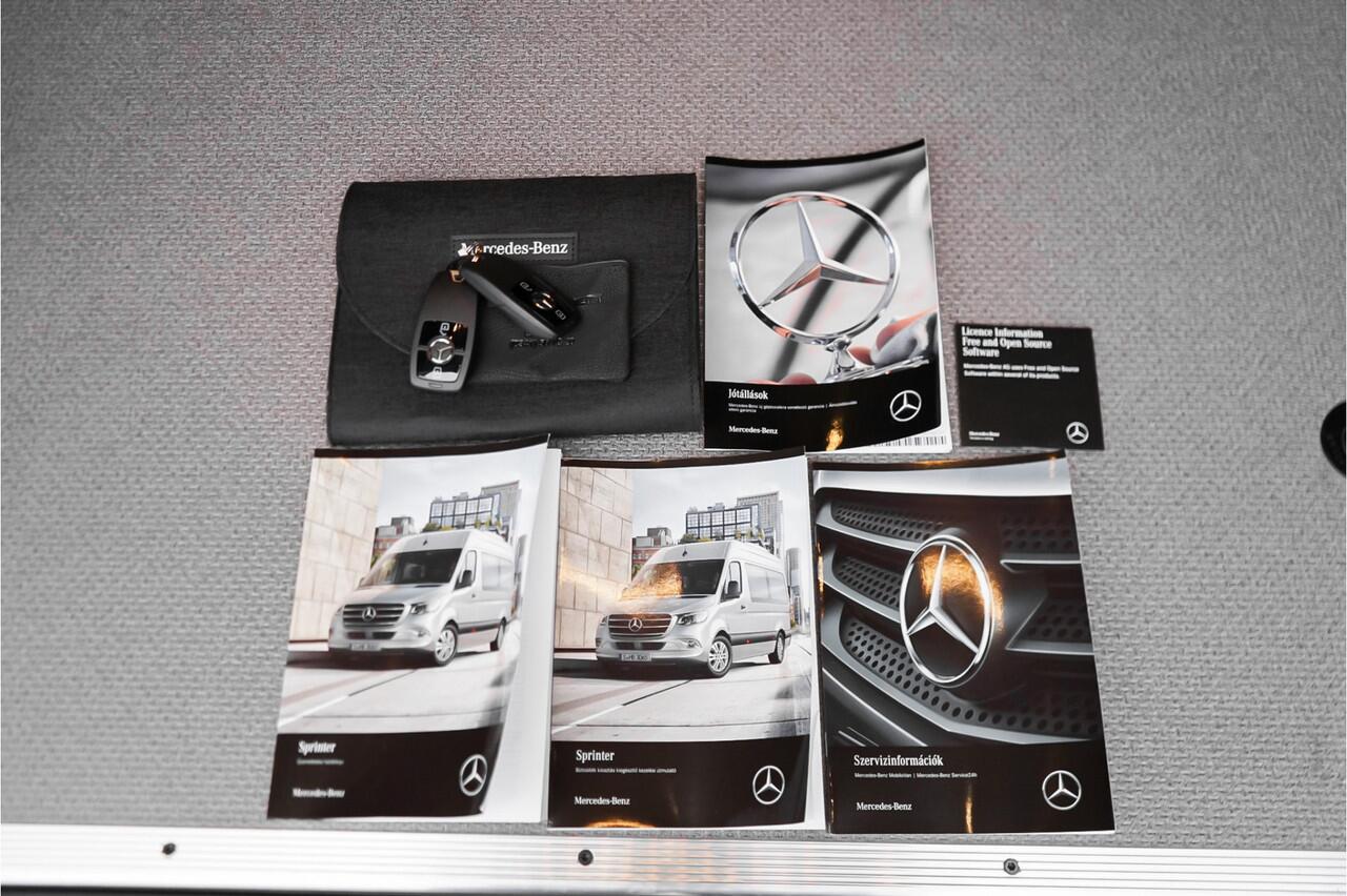 Mercedes-Benz SPRINTER 319 1.9 CDI L2H2 RWD Black Pack 2x Schuifdeur Distronic Camera Navi Trekhaak 3.5T
