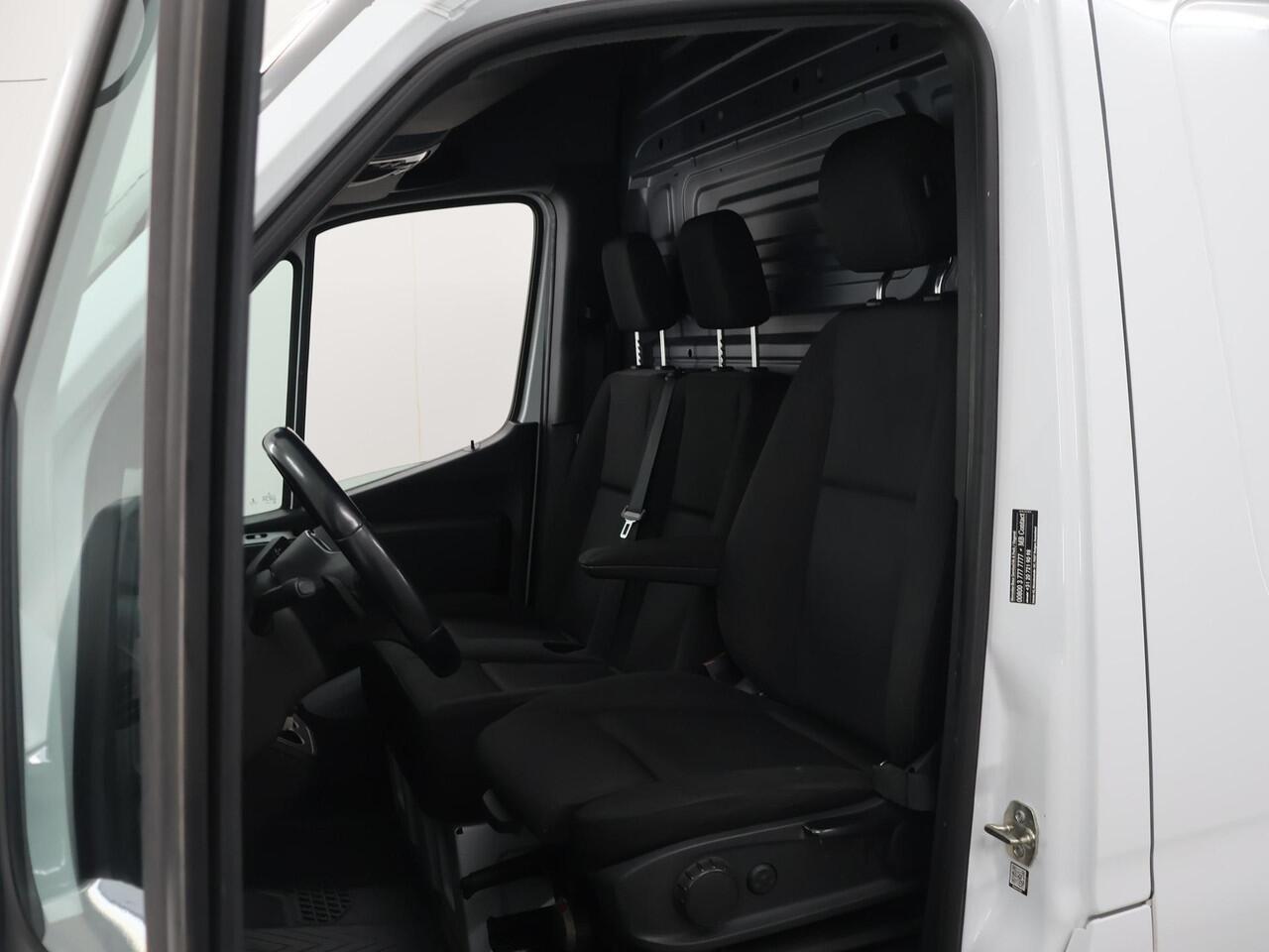 Mercedes-Benz SPRINTER 516 CDI L2 H2 | Aut. | Dubbel Lucht | Navigatie | Parkeercamera| Airco | Keyless Go | 3-zits | Laadruimte-pakket |