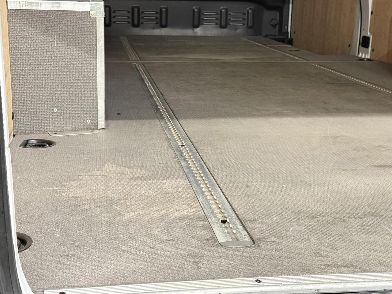 Mercedes-Benz SPRINTER 317 CDI L4 Maxi Climate Control Navi Stoelverwarming Trekhaak PDC V&A Camera