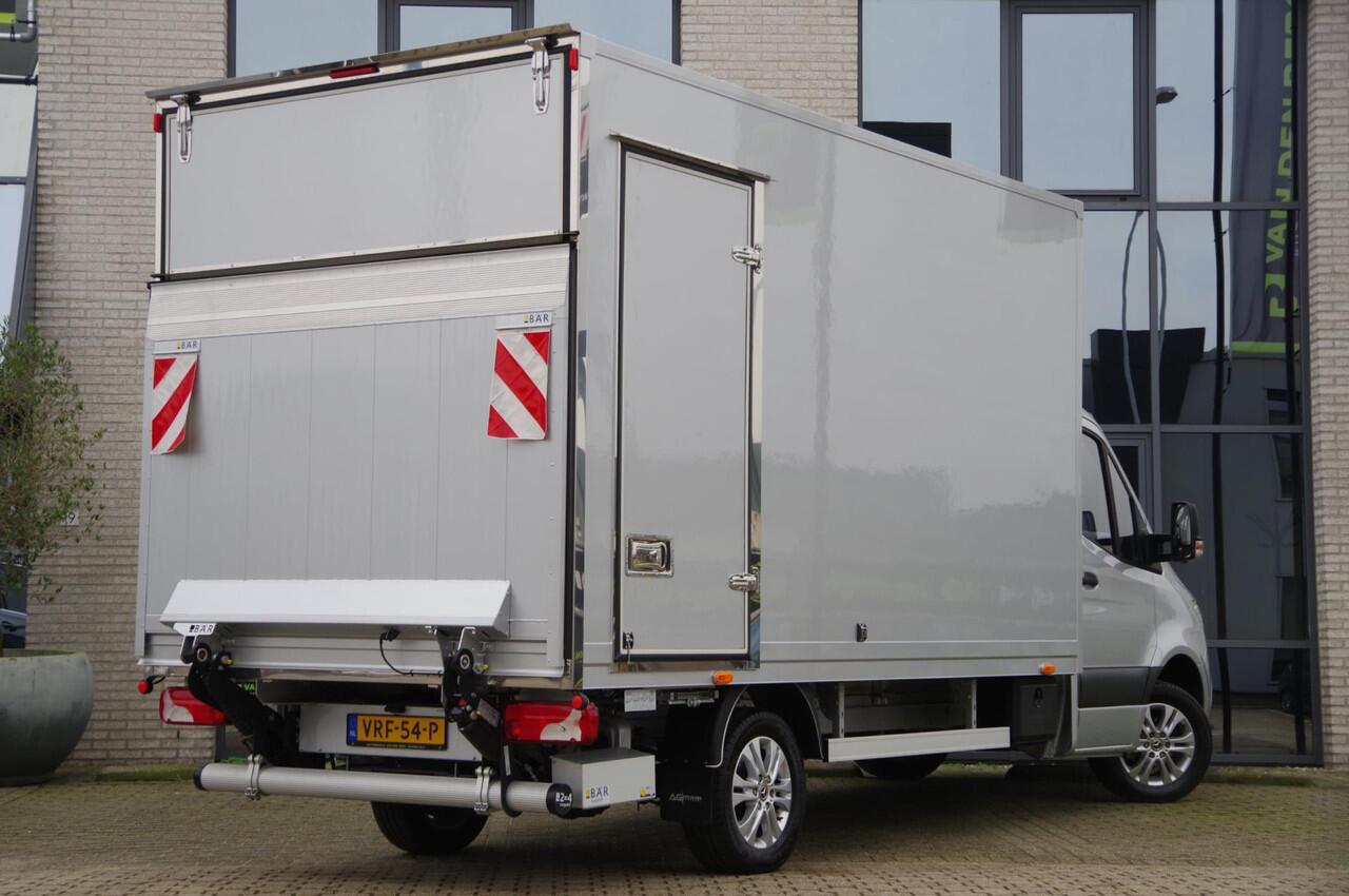 Mercedes-Benz SPRINTER 319 3.0 CDI V6 AUT. BAKWAGEN/LAADKLEP/ZIJDEUR, LED, CRUISE, CLIMA, DAB, NAVI BY APPLE CARPLAY, MEUBELBAK