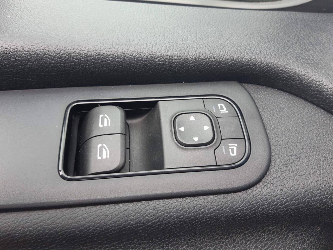 Mercedes-Benz SPRINTER 316 CDI DC Pick-up 6-Persoons Lange laadbak