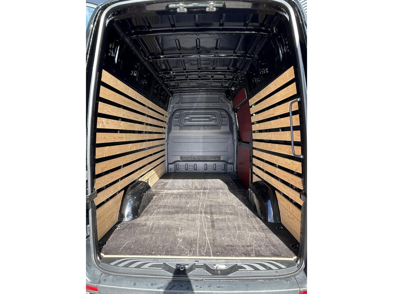 Mercedes-Benz SPRINTER 315 1.9 CDI L2H2 RWD