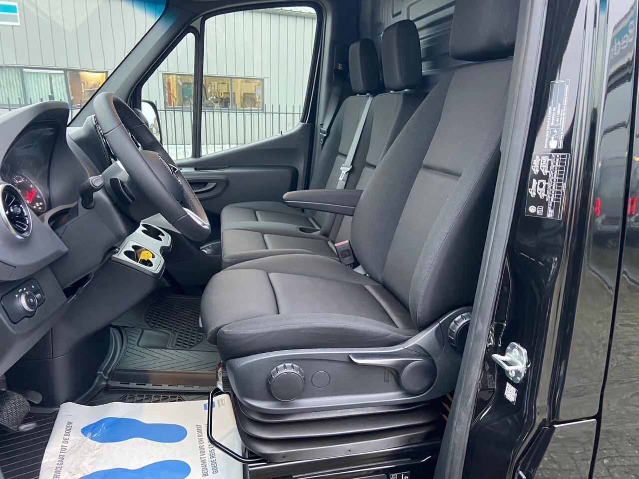 Mercedes-Benz SPRINTER 319 CDI L2H2 2x Schuifdeur | Facelift | 3.5T Trekhaak | LED | Gev. stoel