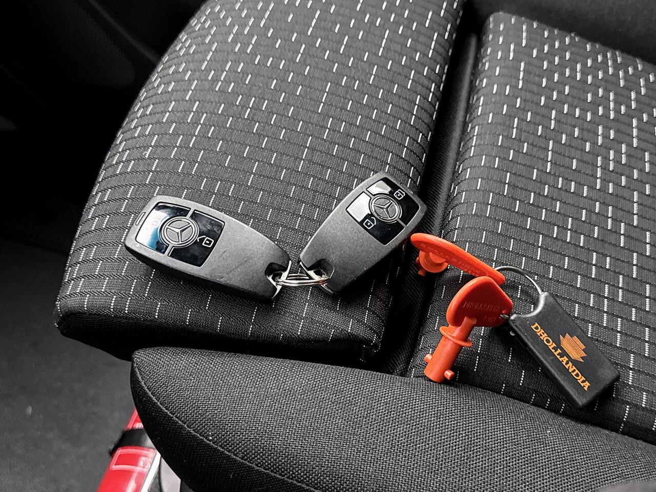 Mercedes-Benz SPRINTER 317 1.9 CDI Bakwagen laadklep 1000kg RWD Nieuw Widescreen Led Cruise control 9G Automaat