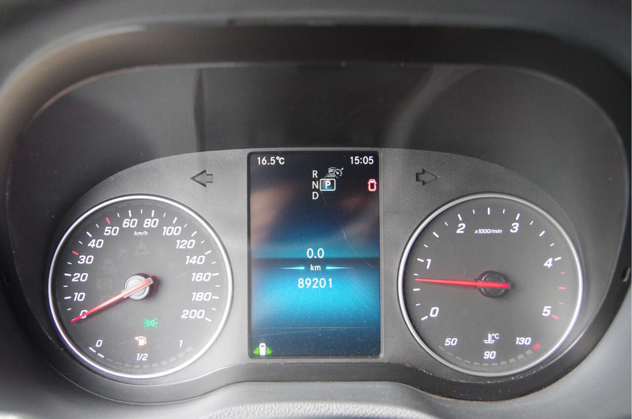 Mercedes-Benz SPRINTER 319 3.0 CDI V6 L2H1 AUT. LED, TREKHAAK, 360 CAMERA, ADAPT. CRUISE, MBUX 10'', STOELVERWARMING, STANDKACHEL, NAVI, CLIMA, PARKEERSENSOREN, CARPLAY