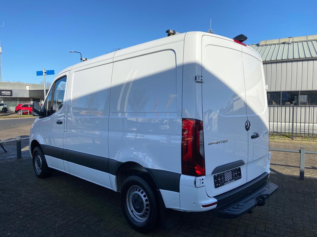 Mercedes-Benz SPRINTER 317 CDI L1H1 RWD | E6 | LED | Leder | 3.5T Trehaak mogelijk | 360º Camera