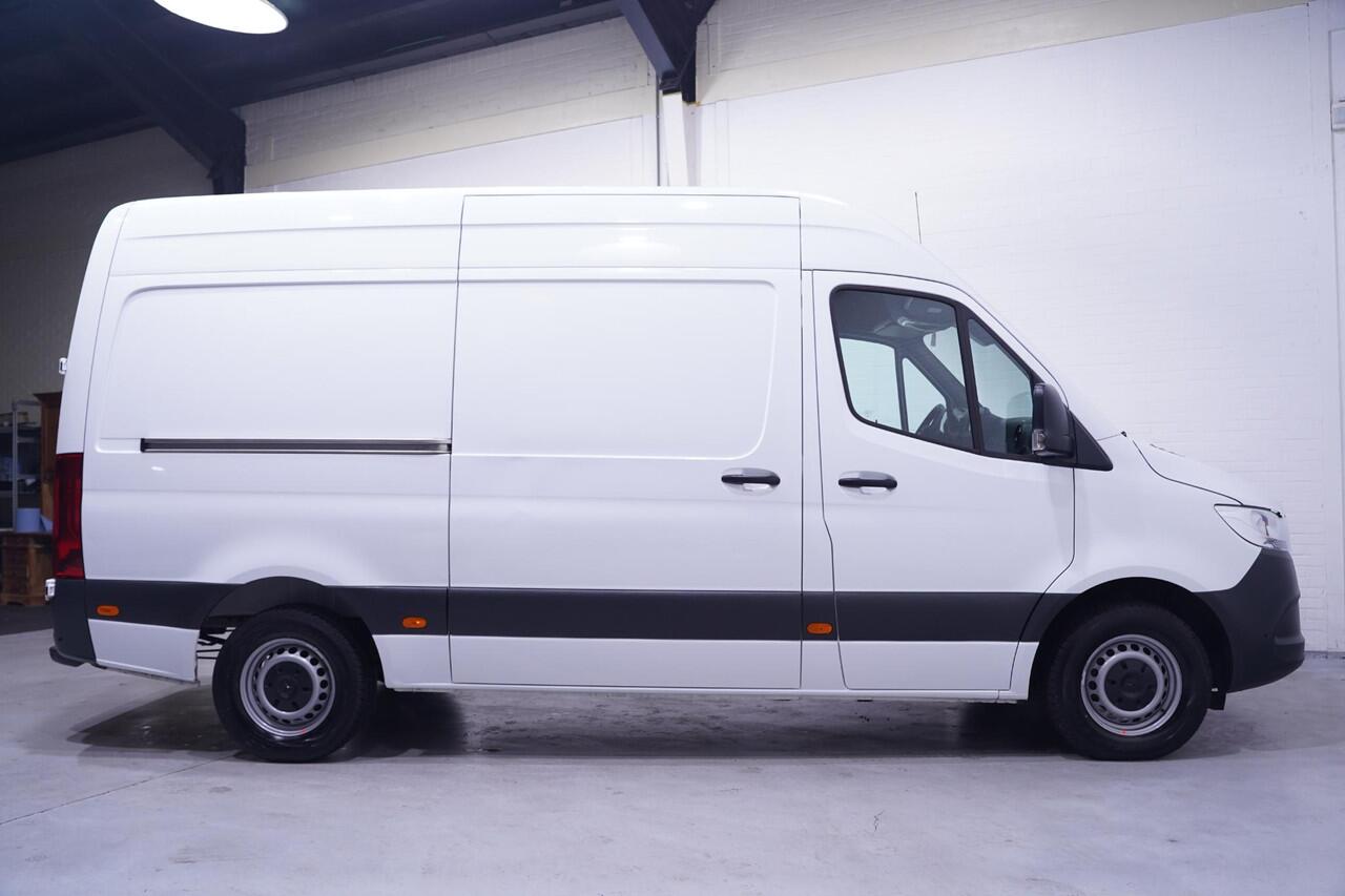 Mercedes-Benz SPRINTER 317 CDI 170 pk Aut. L2H2 Navi, Camera Laadruimte Pakket, Cruise Control, PDC V+A, 3-Zits