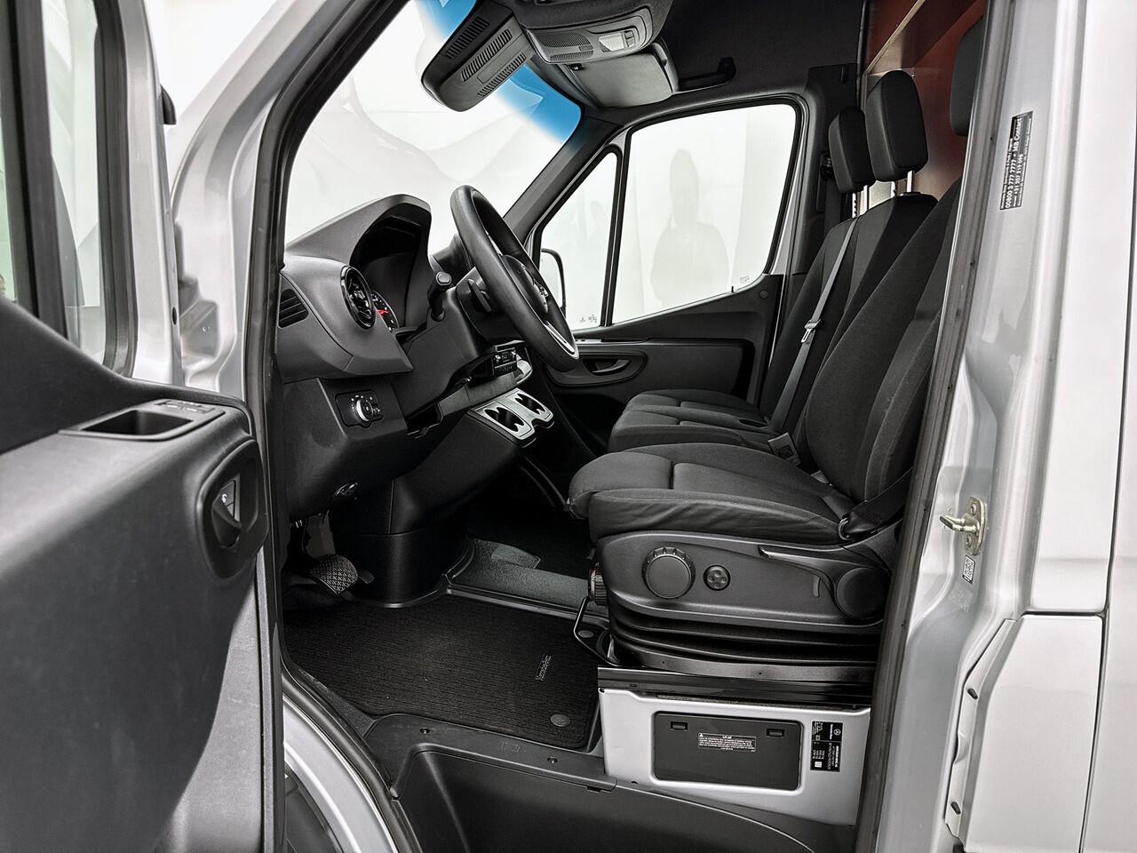 Mercedes-Benz SPRINTER 315 1.9 CDI L2H2 Automaat Navigatie Luchtgeveerde stoel Camera Sidebars Cruise control Airco MBUX