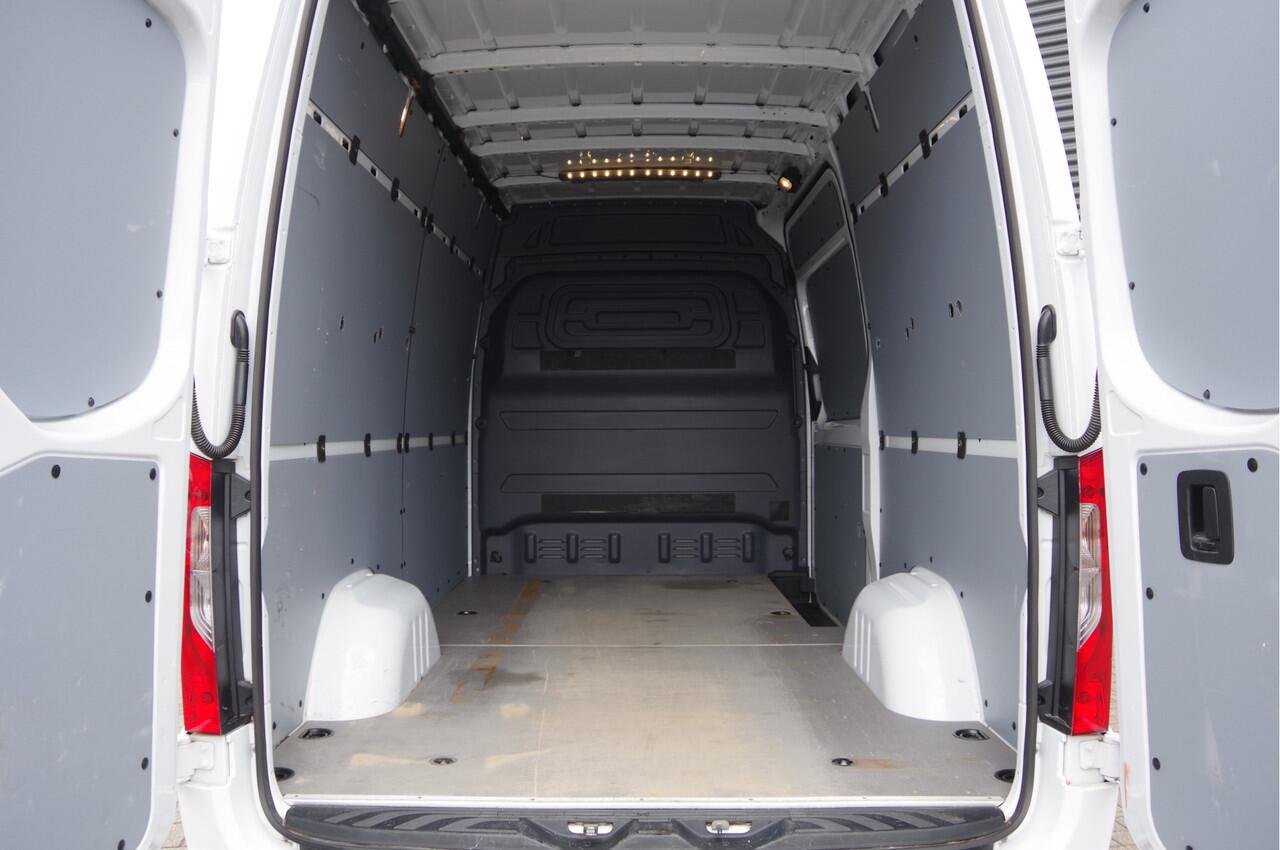 Mercedes-Benz SPRINTER 319 3.0 V6 3P, AUT. LED, CAMERA, STANDKACHEL, STOELVERWARMING, CRUISE, LEDER STUUR, NAVI BY APPLE CARPLAY