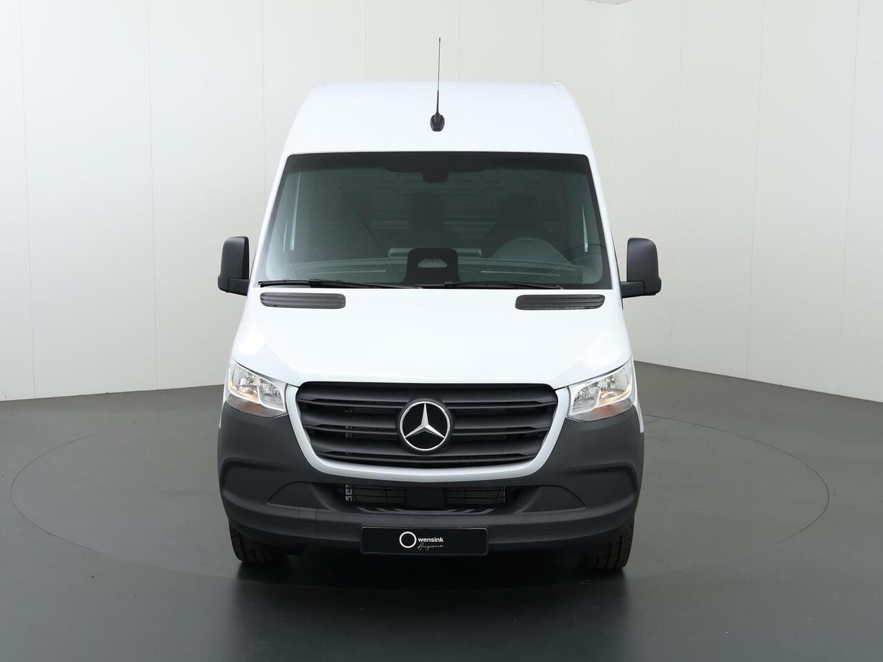 Mercedes-Benz SPRINTER 317 CDI | L2 H2 | Aut. | RWD | PRO | BPM VRIJ! | 3500 KG AHW | CARPLAY | ANDROID AUTO | 3-ZITS | CRUISE | CAMERA | AIRCO | SPOORASSISTENT | DODEHOEKDETECTIE |