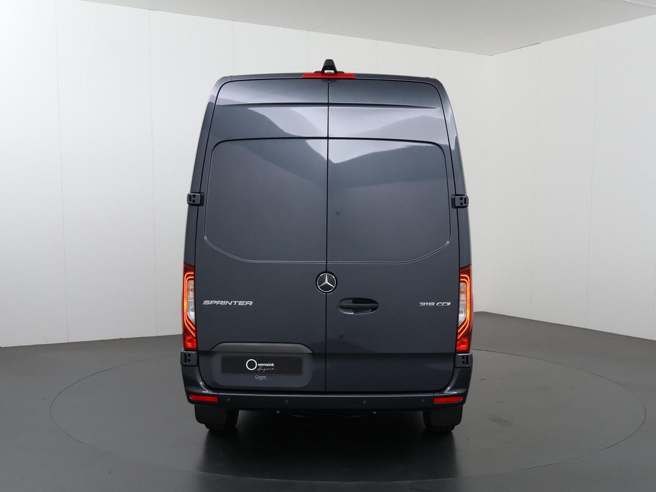 Mercedes-Benz SPRINTER 319 CDI L2 H2 Select | Winterpakket | Trekgewicht 3500 kg | Adaptieve Cruise Distronic | LED koplampen | Achteruitrijcamera | Smartphone integratie pakket |