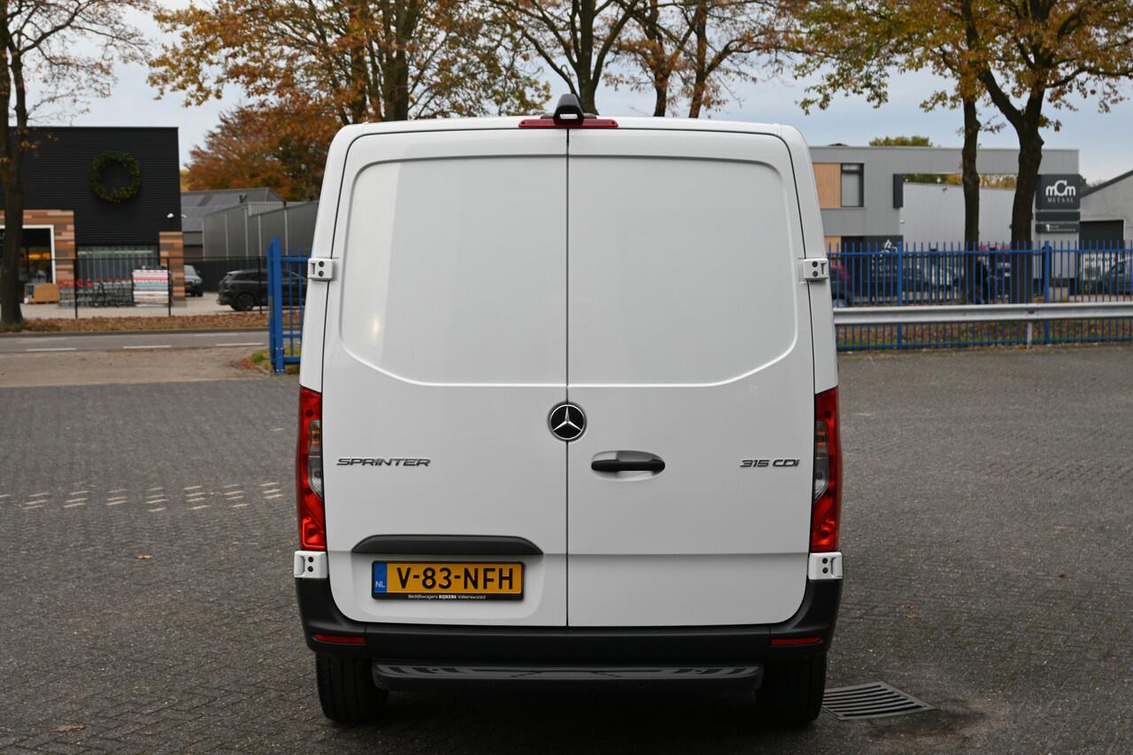 Mercedes-Benz SPRINTER 315 CDI L1H1 RWD MBUX met parkeerpakket en camera, Verwarmde voorruit, Etc.